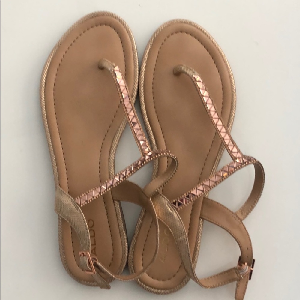 ALDO Sheeny Metallic Flat Sandal size 9